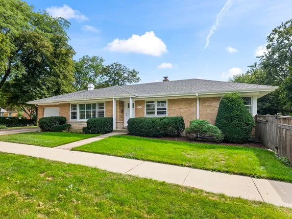 320 N Main St, Mount Prospect, IL 60056