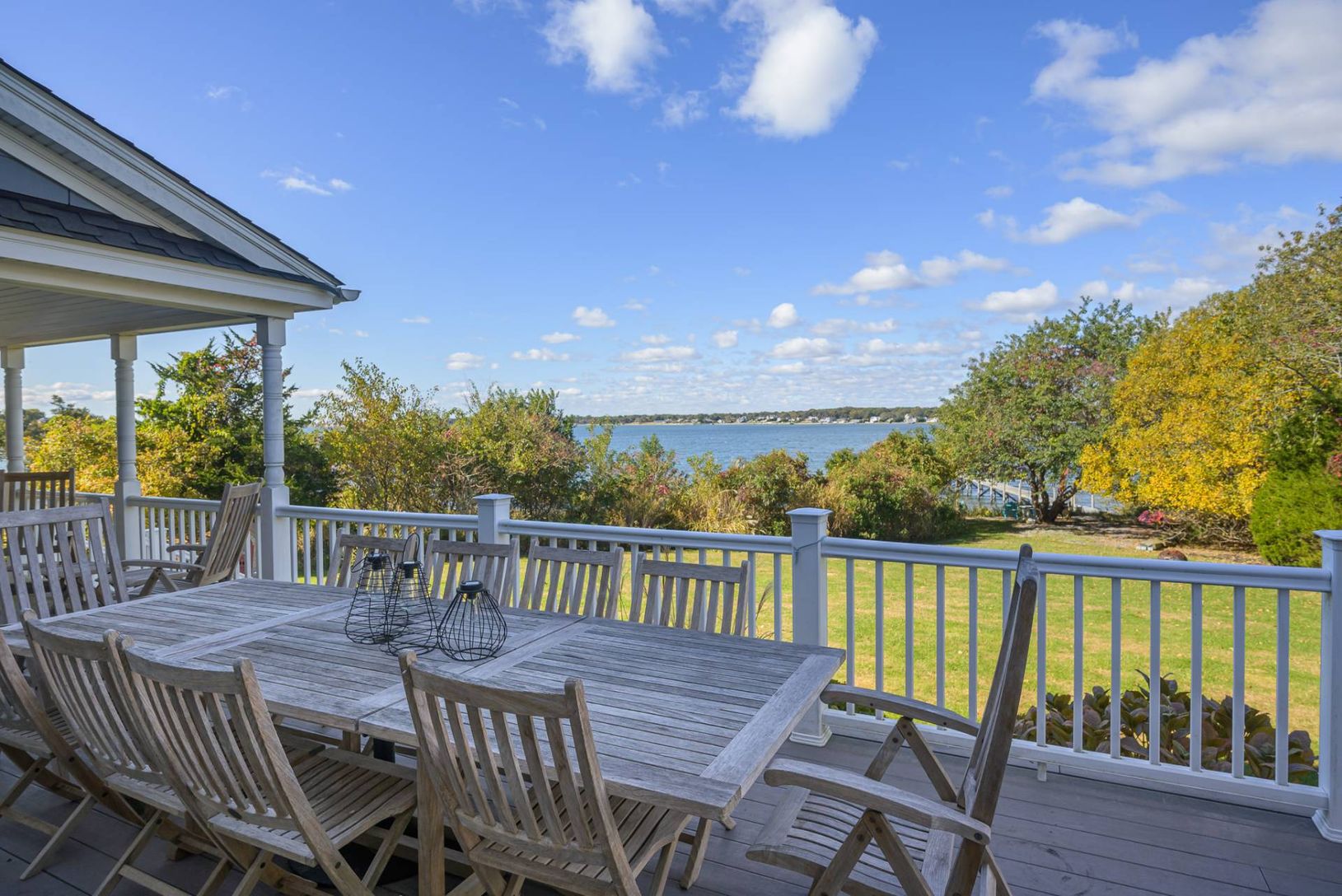  Large deck for dining and entertaining