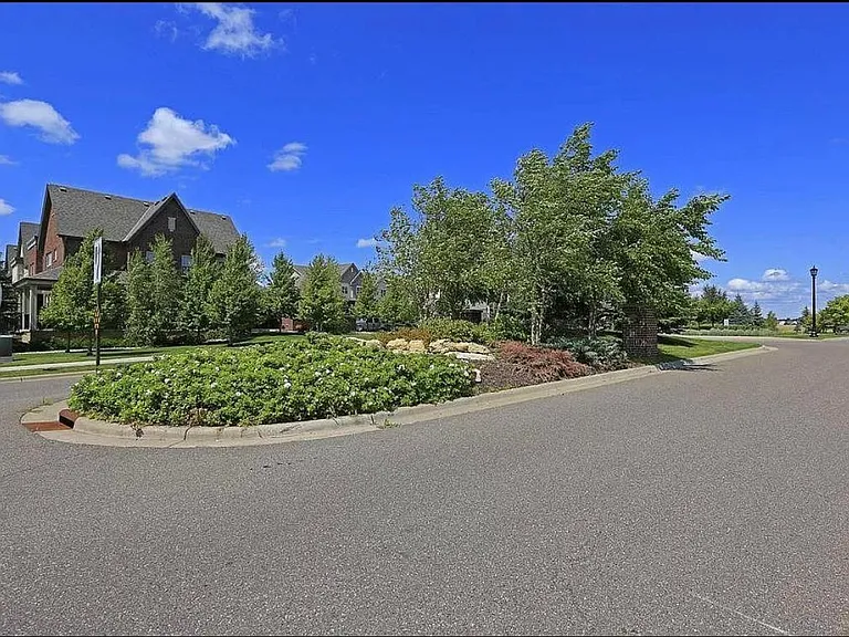12256 Lakeview Dr N — Photo 27
