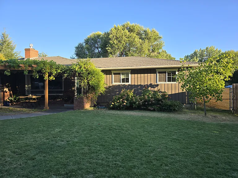 2116 Crestbrook Rd — Photo 19