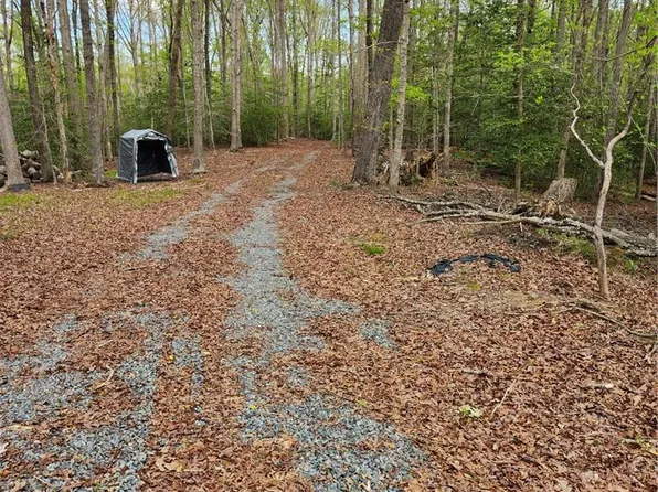 7130 Sertoma Dr, Lanexa, VA 23089