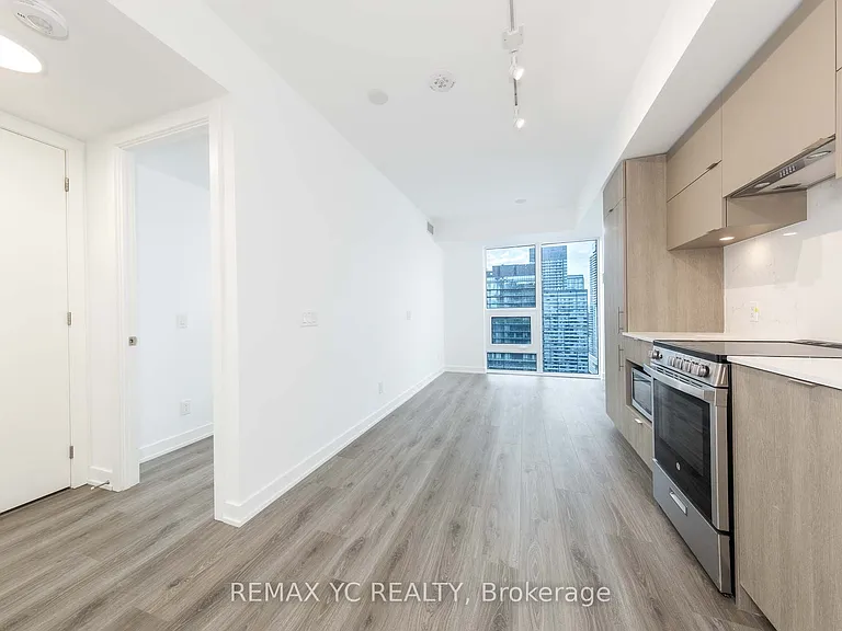 100 Queen St E #3301 — Photo 8
