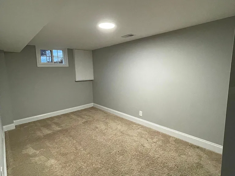 13710 Botts Ave #BASEMENT — Photo 8