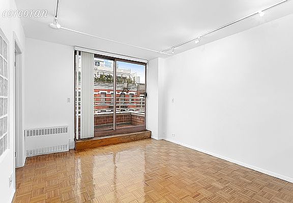 3rd image of 350 W 50th St APT 5A