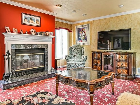5th image of 5 Wellington Woods Dr