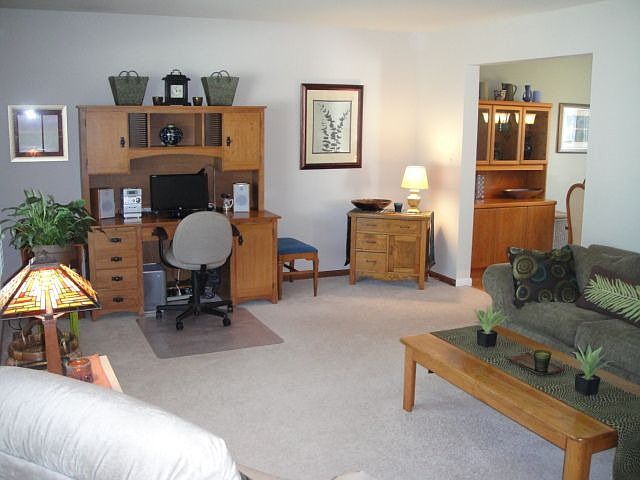 1st image of 391 Berkshire Dr