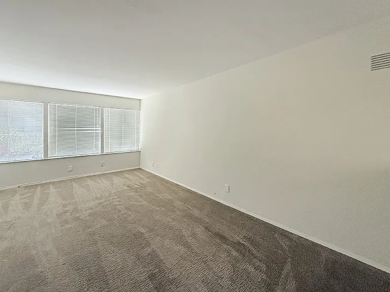 3600 Dimond — Photo 21