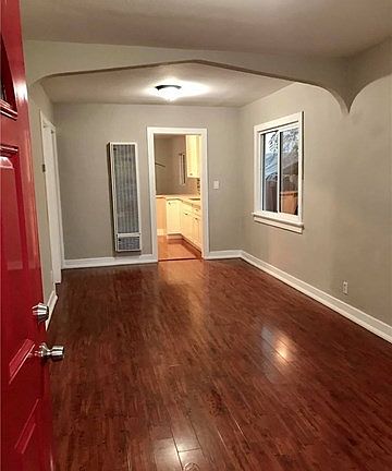 4th image of 9222 Hooper Ave