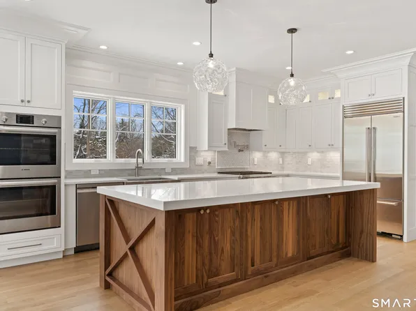 92 Scotland Avenue, Madison, CT 06443