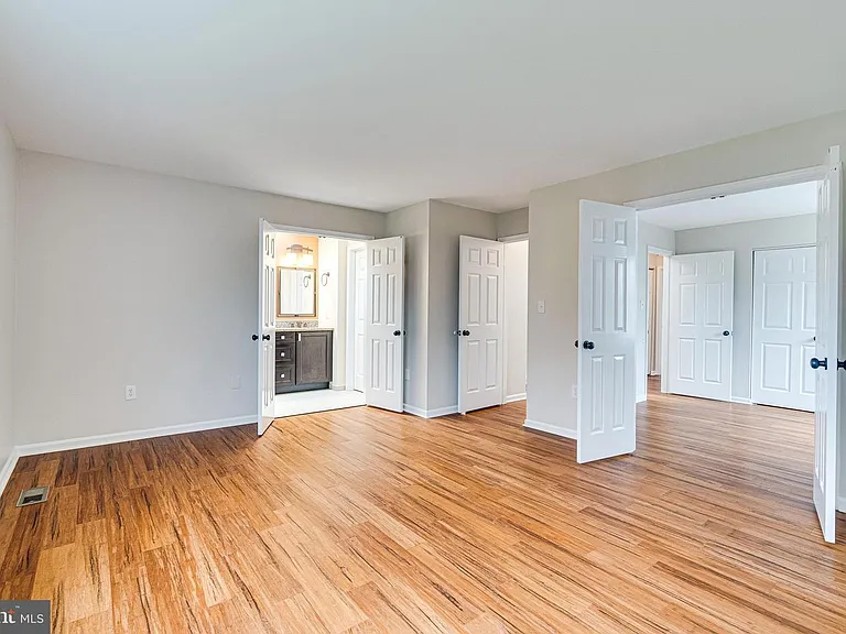 3022 Dower House Dr — Photo 28