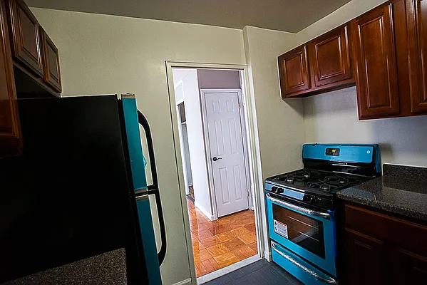 Rented by Living Room NY Corp | media 23