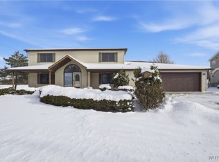 203 Siebert Rd, Lancaster, NY 14086