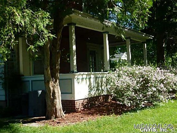 3rd image of 303 W Hamilton Ave