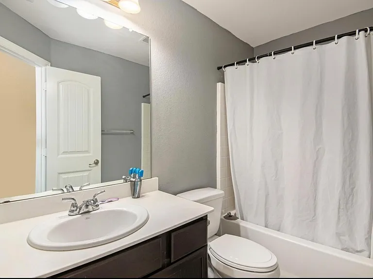 2216 Old Leonard St — Photo 15
