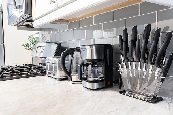 Rented by Finest Furnished LLC | media 38