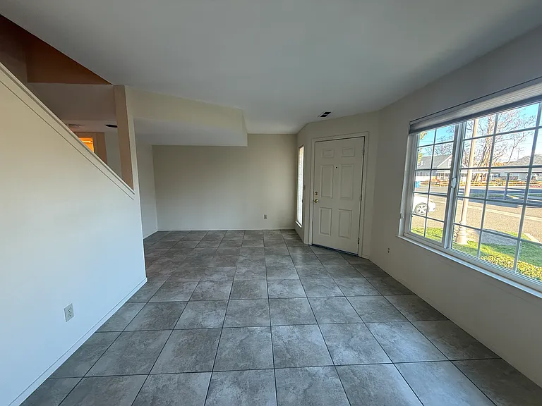 1420 Douglas Ave #8 — Photo 5