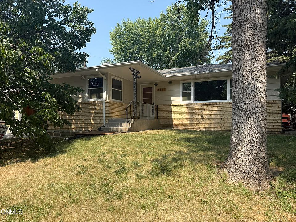 1st image of 2421 Winchester Dr