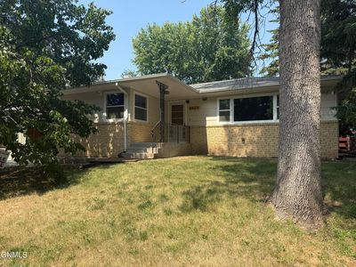 2421 Winchester Dr, Bismarck, ND, 58503