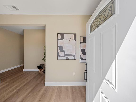 3rd image of 821 Nevada St