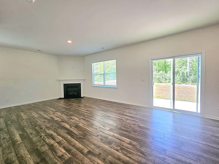 3854 Rosewood Dr — Photo 7