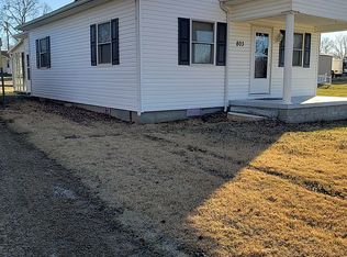 803 W 8th St, Johnston City, IL 62951