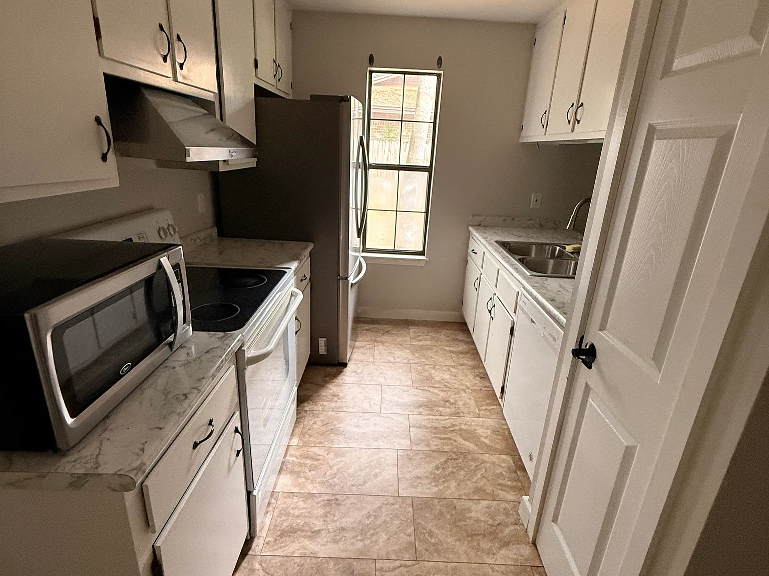 2 bed, 1128 sqft, $1,500 — Photo 3