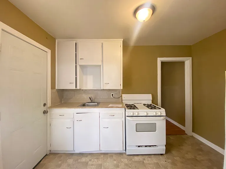 114 SE 40th St #114 — Photo 8