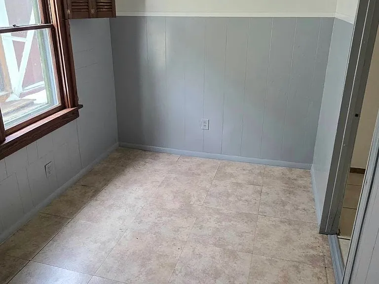 118 Rother Ave #2 — Photo 7