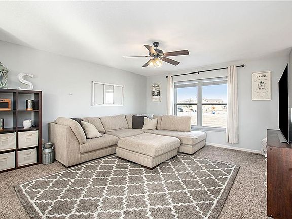 5th image of 301 NE 193rd St