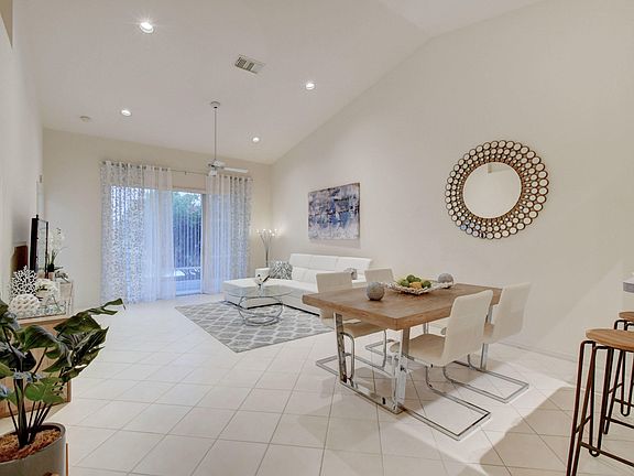 3rd image of 2451 Aragon Blvd Unit 2