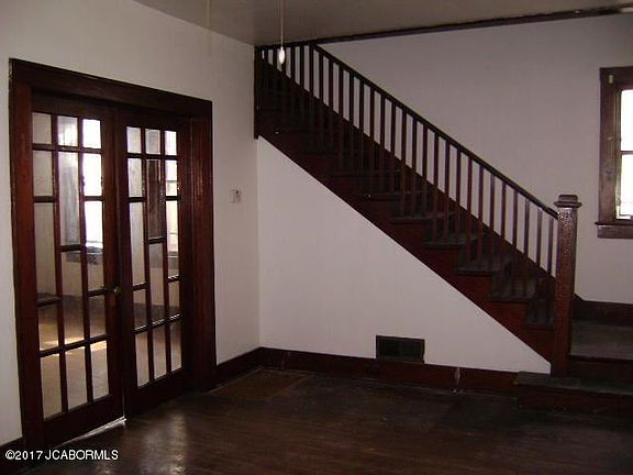 3rd image of 1110 E Miller St