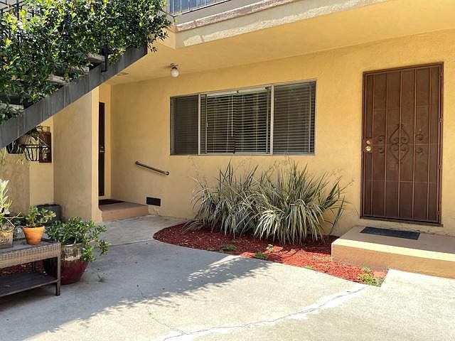 1st image of 11915 Jefferson Blvd #2