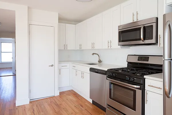 Rented by Realty Collective | media 23