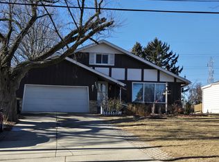 4603 N 118th St, Wauwatosa, WI 53225