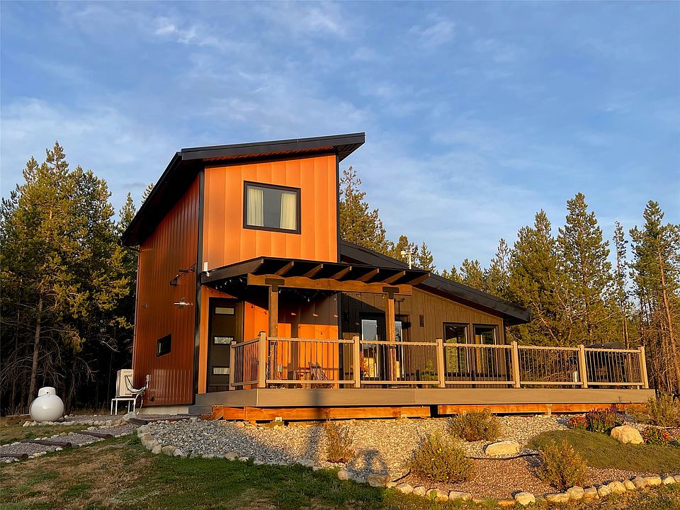 1st image of 430 McGregor Meadows Rd W