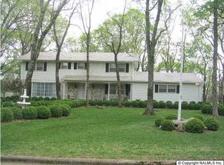 2211 Apache Dr NW, Huntsville, AL 35810