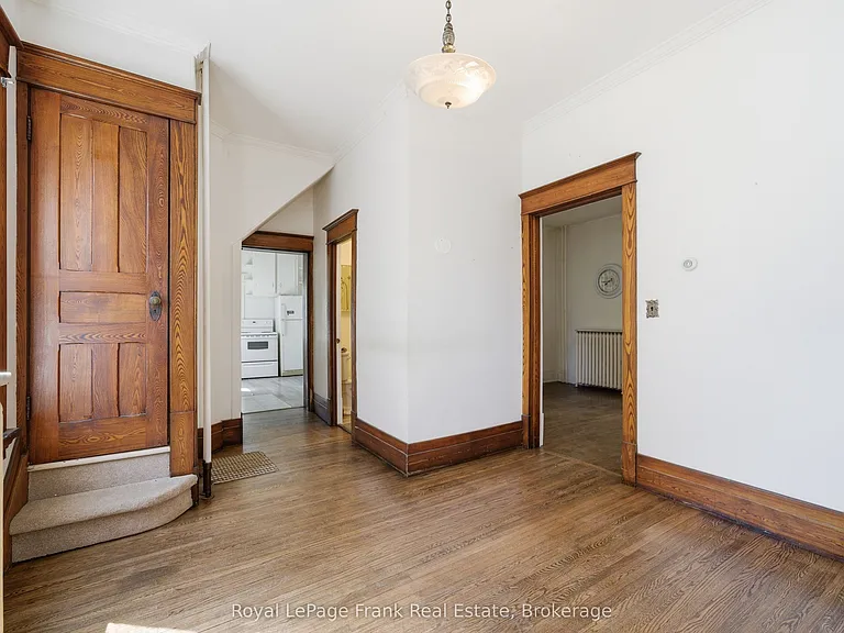279 Kent St W — Photo 19