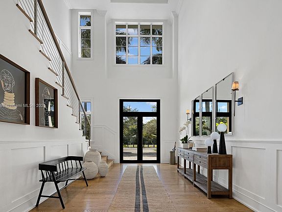 4th image of 9001 Banyan Dr
