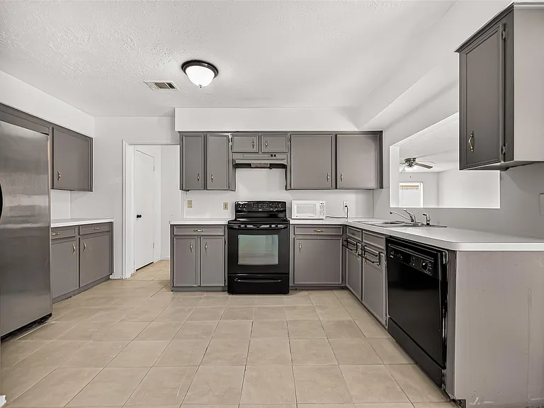 2523 Creekway Cir — Photo 20