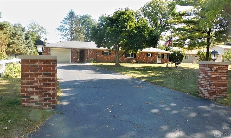 1st image of 1181 N Middle Dr