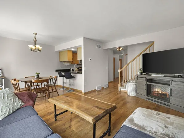 203 North Musket Ridge Drive, Sun Prairie, WI 53590