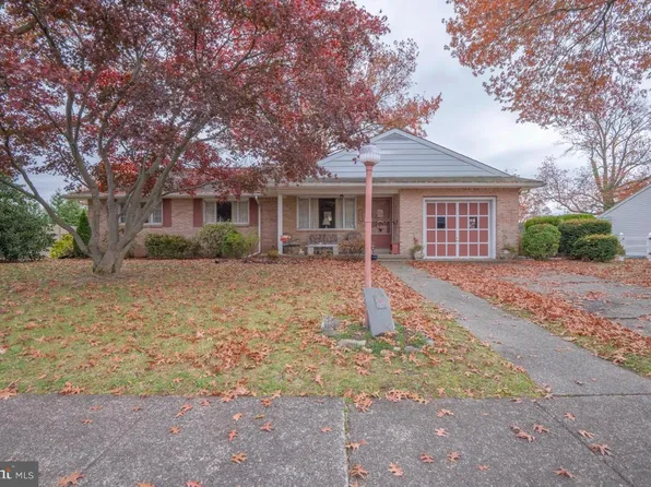 1026 Elmwood Dr, Pottstown, PA 19464