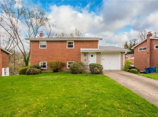 540 Lucia Dr, Pittsburgh, PA 15221