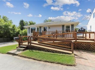 21 Walnut St, Tiverton, RI 02878