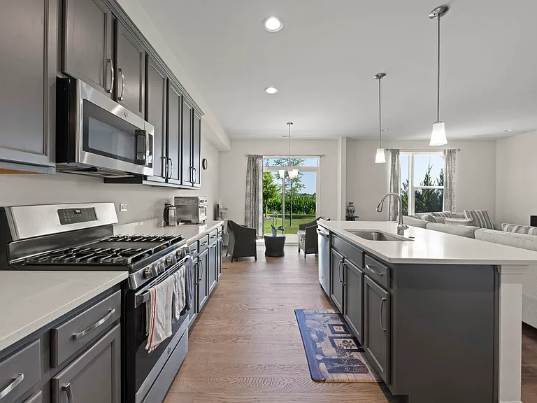 4200 Calder Ln — Photo 12