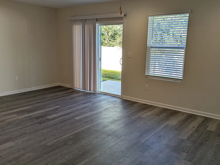 1708 Cocoanut Dr — Photo 9