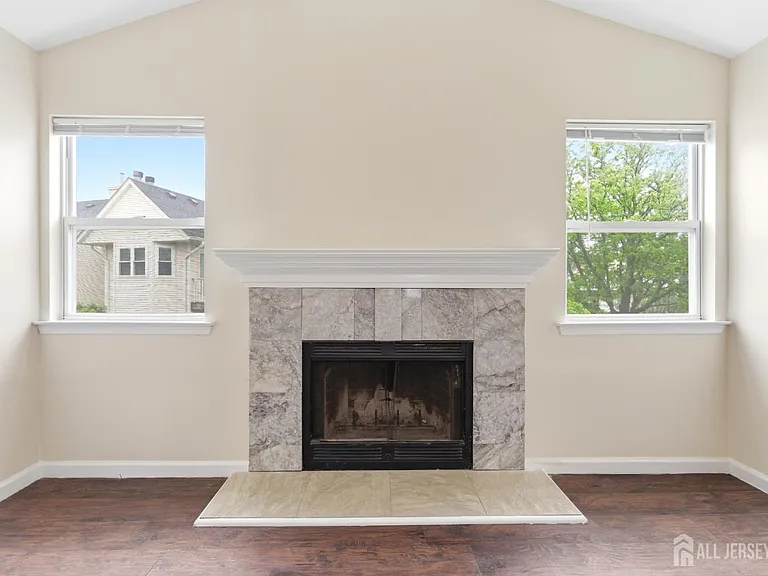194 Bexley Ln — Photo 6