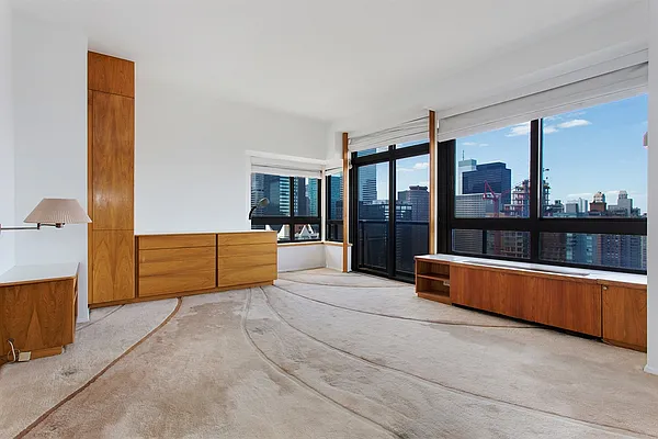 Sold by Corcoran | media 21