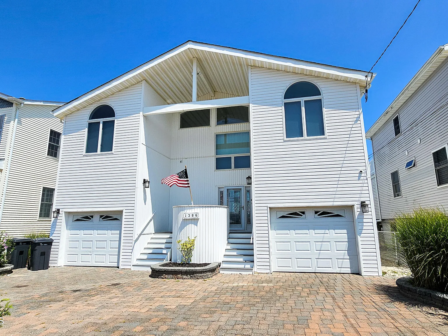 3 bed, 2.5 bath, 1856 sqft, $3,495 — Photo 1