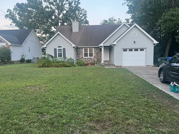 2422 Charleston Sq, Chattanooga, TN 37421